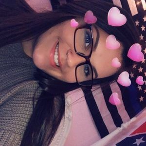 Meet your Posher, Joelee